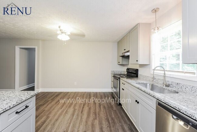 Foto del edificio - Now available 3 bedrooms 2 baths
