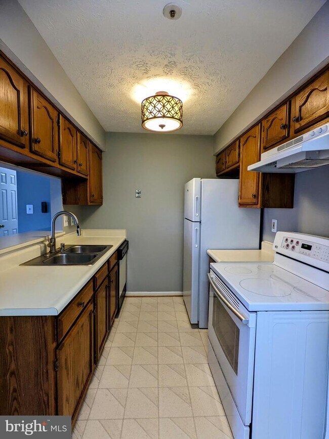 Building Photo - 4732 Dorsey Hall Dr