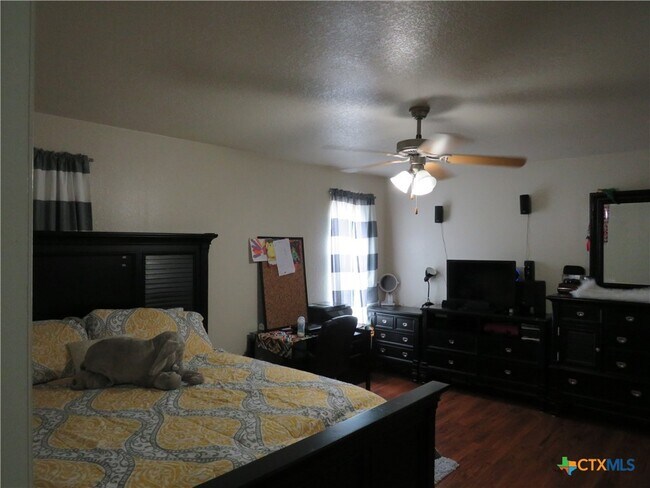 Building Photo - 3503 Ennis Dr