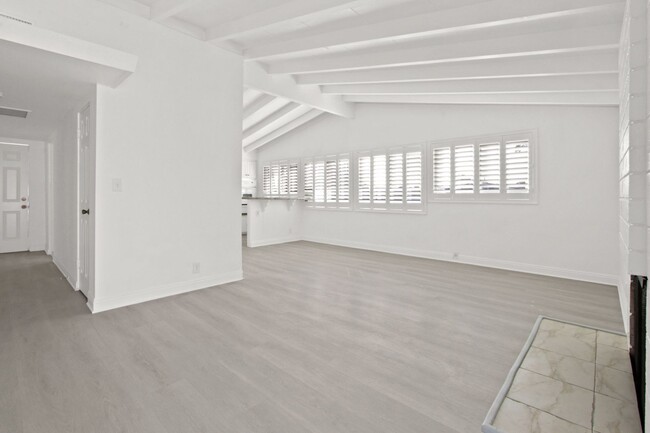 Building Photo - 15341 San Ardo Dr