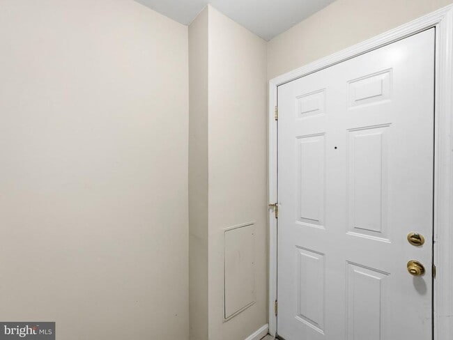 Building Photo - 5854 Orchard Hill Ct