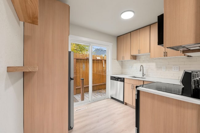 Photo - 706 E Dakota Ave Townhome