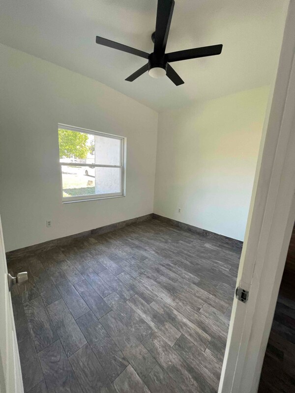 Building Photo - 6712 Nina Rosa Dr