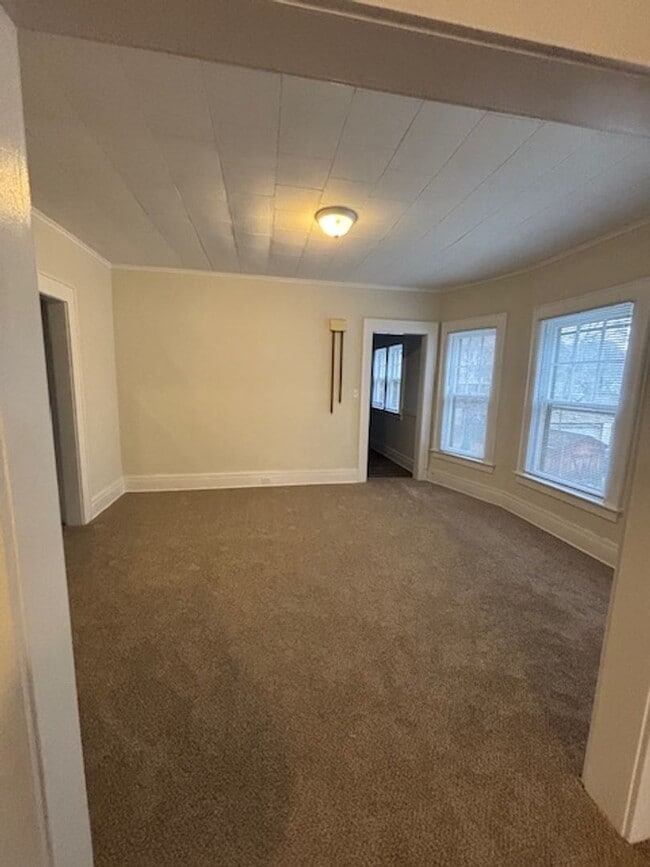 Building Photo - 620-22 Fellows Ave