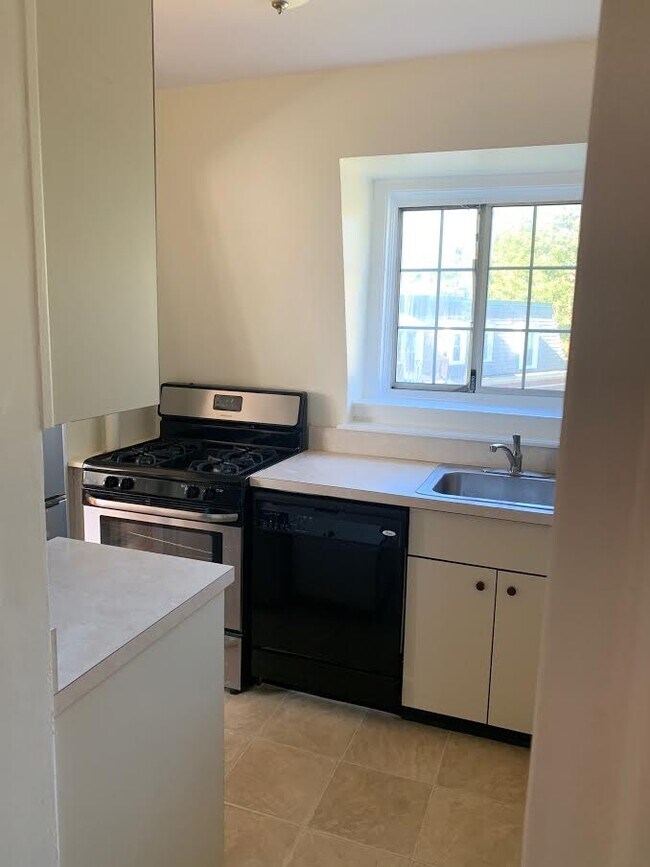 kitchen - 2 Chateaux Cir