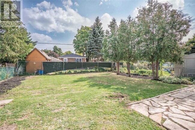 Building Photo - 14 Milford Haven Dr
