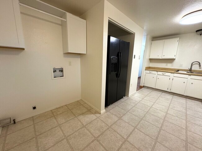 Foto del edificio - 170 Willow Dr