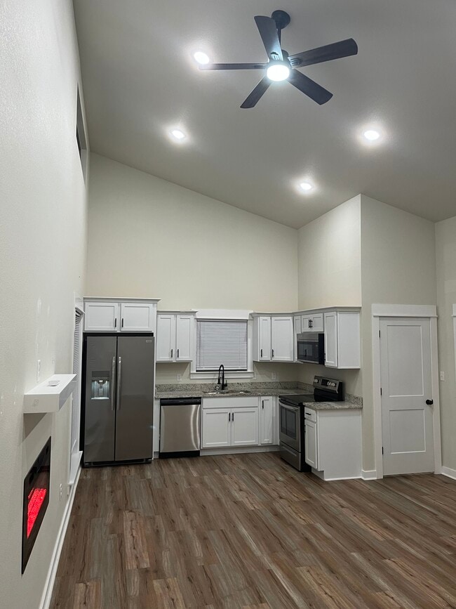 Building Photo - 2601 W Maddox Rd