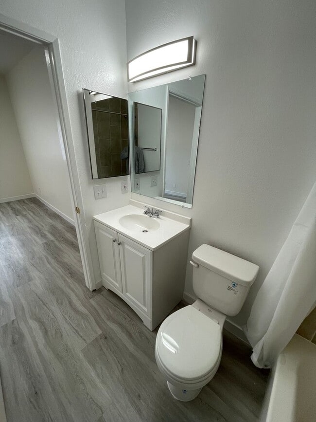 Building Photo - 11459 Collins St