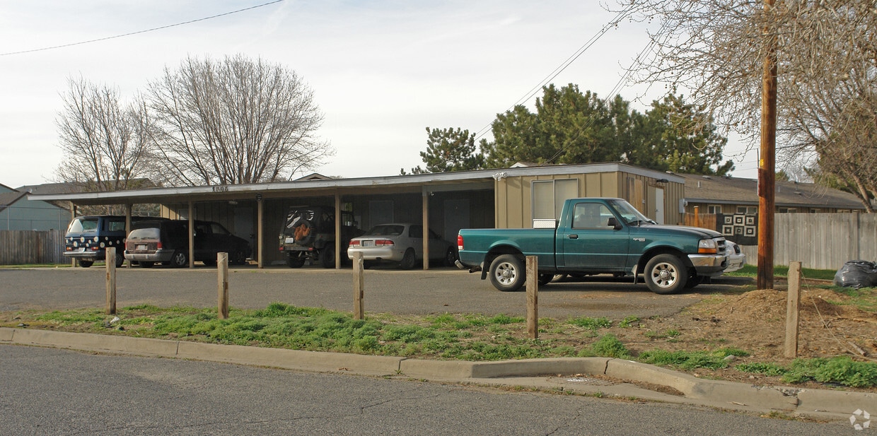 Primary Photo - 1310 W Mead Ave