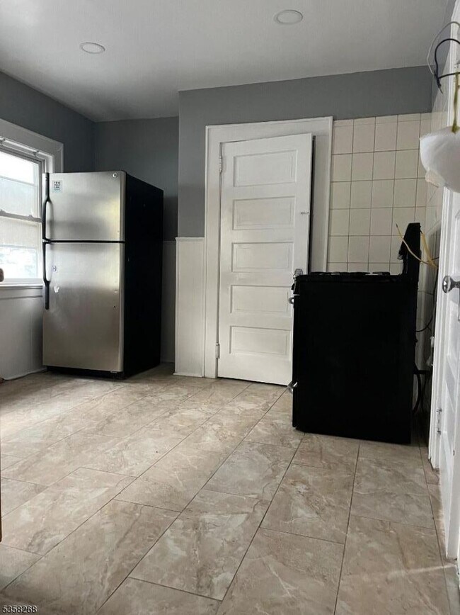 Foto del edificio - 305 Greylock Pkwy