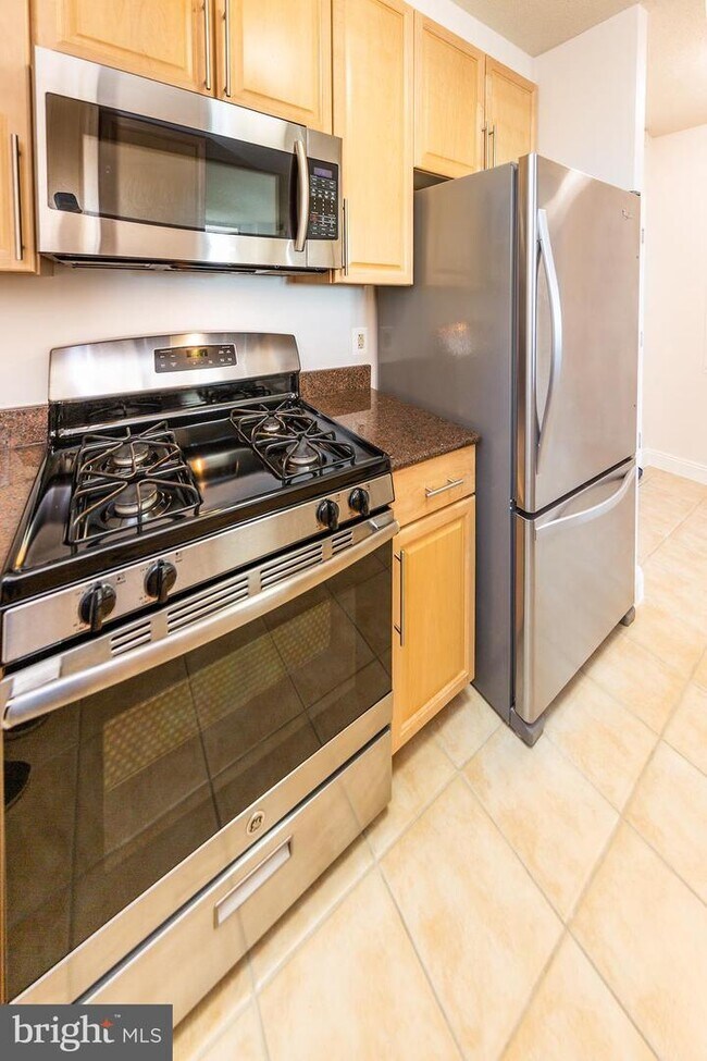 Foto del edificio - 11760 Sunrise Valley Dr