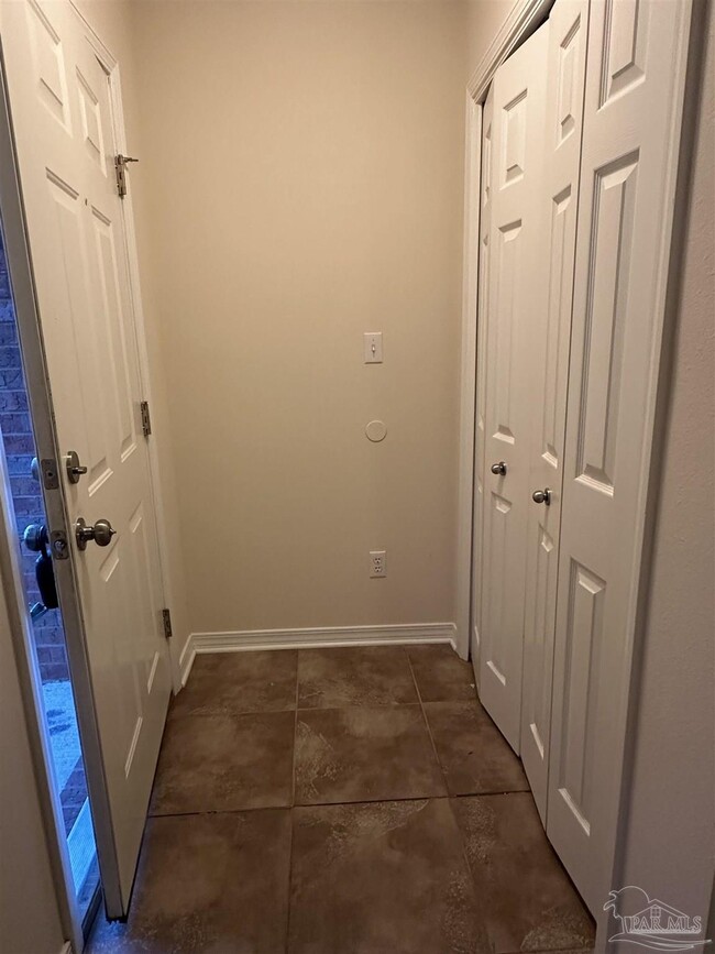 Foto del edificio - 9916 Guidy Ln