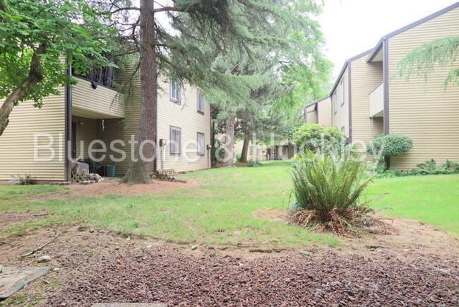 Building Photo - 2700 SE 138th Ave