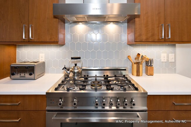 Foto del edificio - 12 Beech Tree Ln
