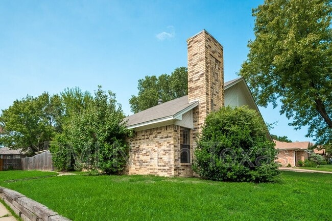 Building Photo - 2701 London Ct
