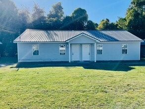 Building Photo - 15-17-17 Lennon Cove