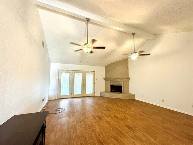 Building Photo - 7223 Foxway Ln