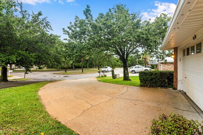 Foto del edificio - 4678 Windstarr Dr