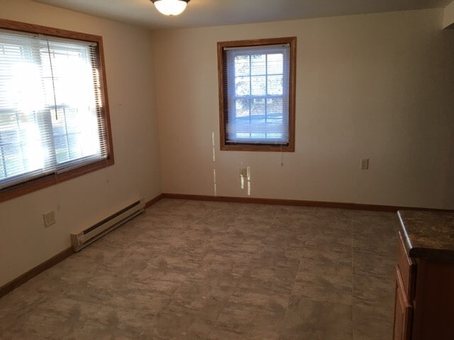 Building Photo - 606 N Main St