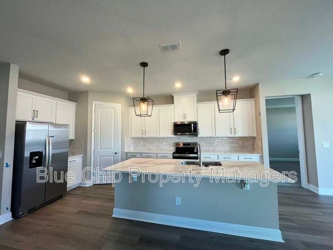 Building Photo - 1208 Pampus Dr