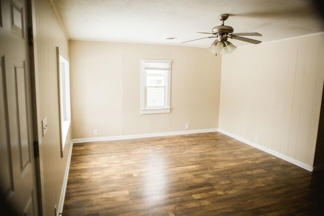 Building Photo - 1402 S Woodlawn Ave