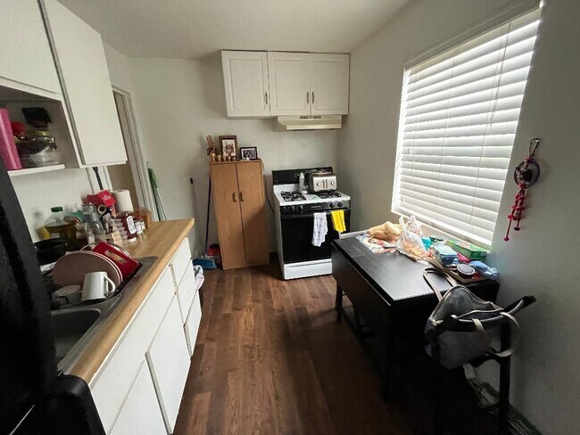 Kitchen - 4716 W 159th St