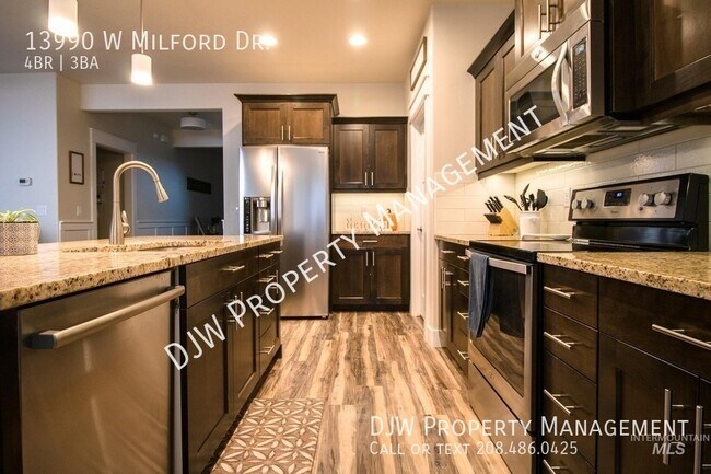Foto del edificio - Prime Location and Premium Upgrades!
