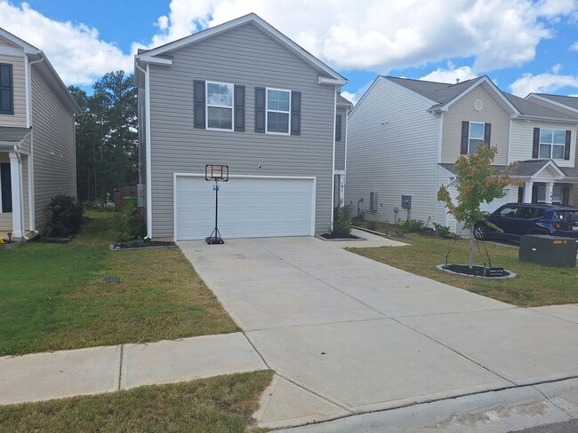 Building Photo - Delightful Four Bedroom Home Approximately...