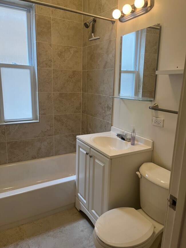 Foto del edificio - 241 W 23rd St
