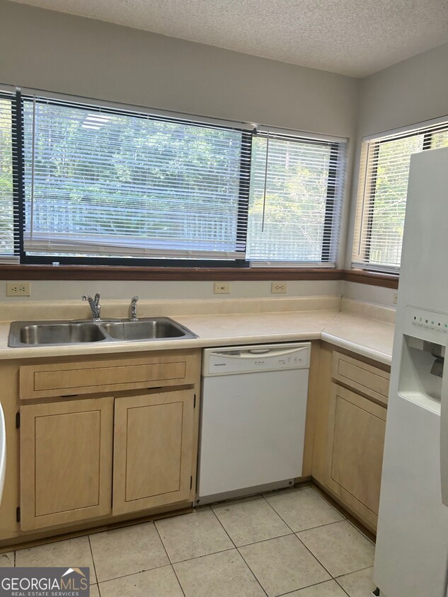 Building Photo - 304 Westgate Cir