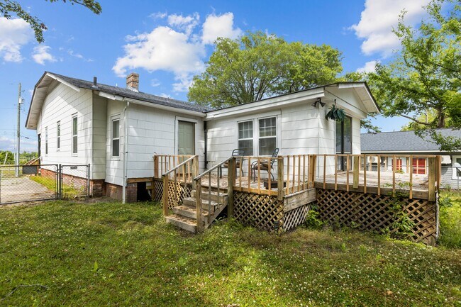 Building Photo - 507 W 3rd St