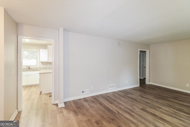 Building Photo - 3717 Loren Dr