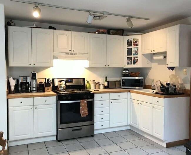 Foto del edificio - 273 Putnam Ave