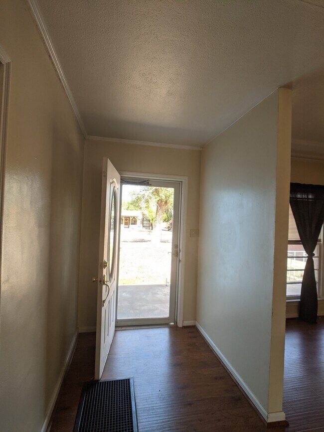 Foto del edificio - 1428 Axtell St