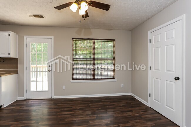 Foto del edificio - 375 Antioch Rd