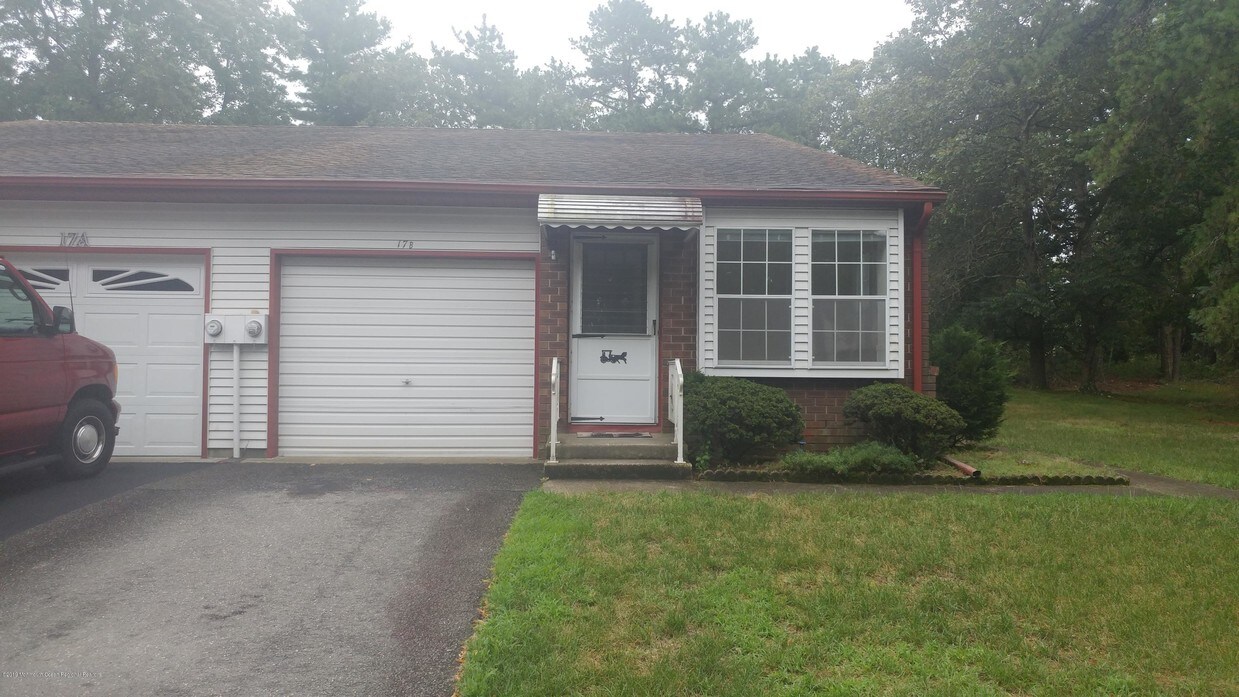 Primary Photo - 17A Canton Dr