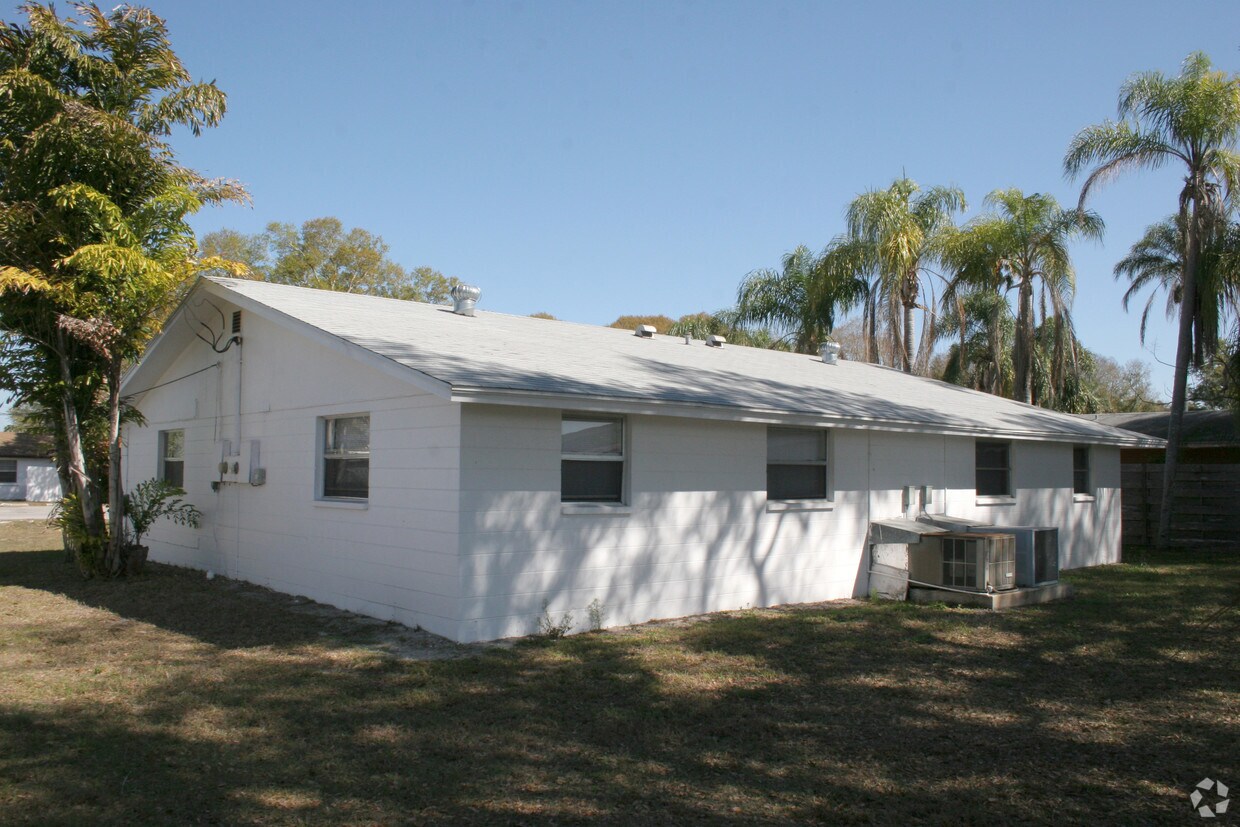Building Photo - 1512 Suponic Ave