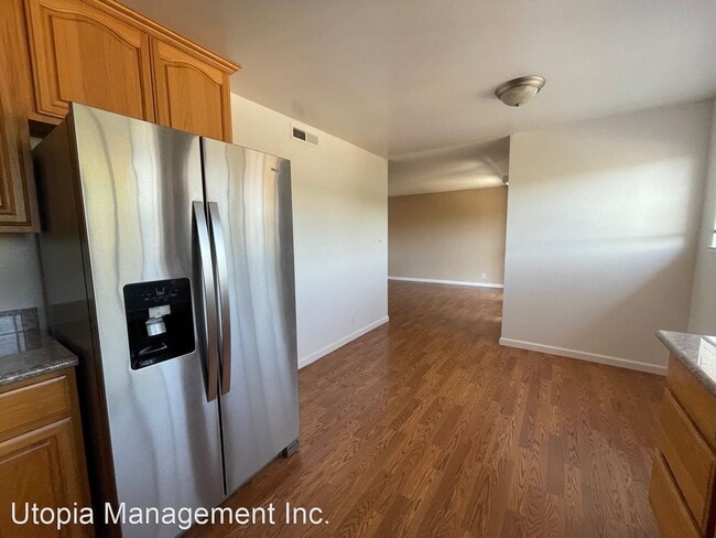 Building Photo - 3 br, 1.5 bath House - 553 Dean Street