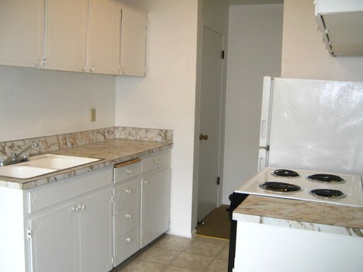 Building Photo - 42 N Lombard St