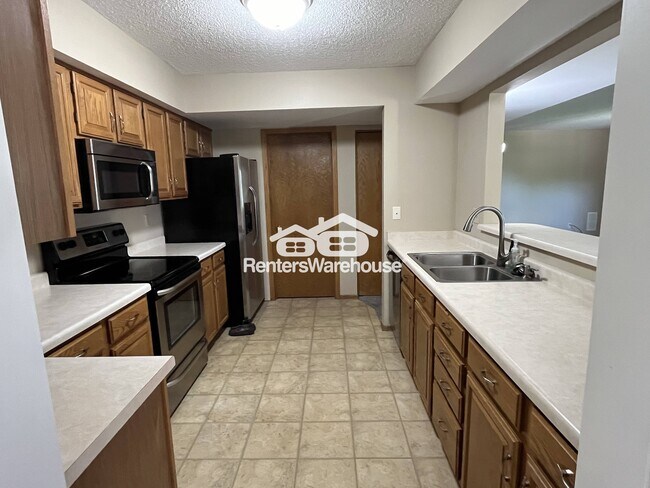 Building Photo - 15870 Griffon Path
