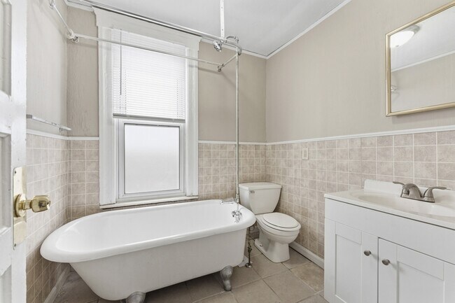 Foto del edificio - 332 Goddard Rd