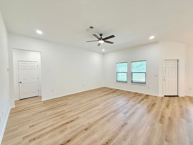 Foto del edificio - 3384 Hudson Bend