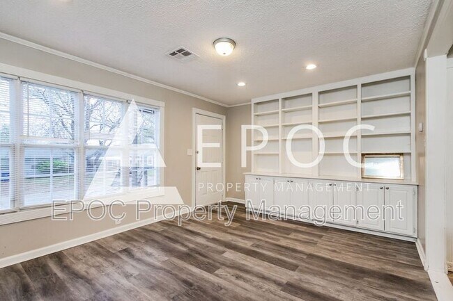 Foto del edificio - 1252 N Braden Ave