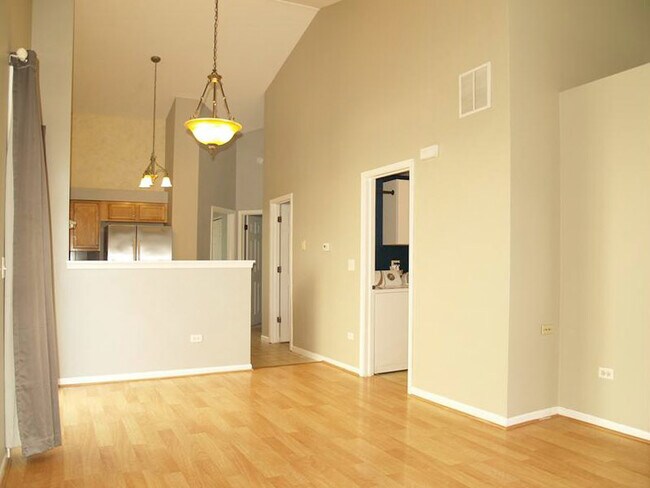 Building Photo - 1216 Burns Ln