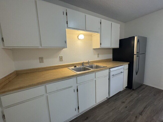 Foto del edificio - Move in Ready 2 bedroom 1 bath apartment -...