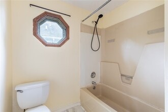 Building Photo - 42 Wilcox St