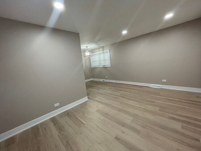 Foto del edificio - 8511 S Parkside Ave