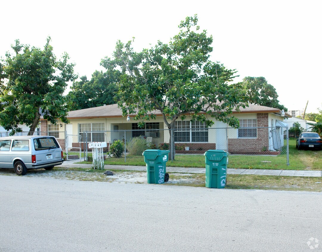 Foto del edificio - 1248 NE 111th St