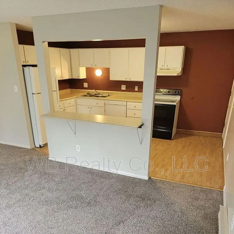 1831 Fuller Rd Unit 29, West Des Moines, IA 50265 Condo for Rent in